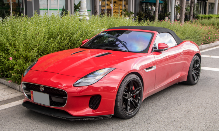 Chiếc Jaguar F-Type mui trần hàng hiếm xuất hiện tại TP.HCM