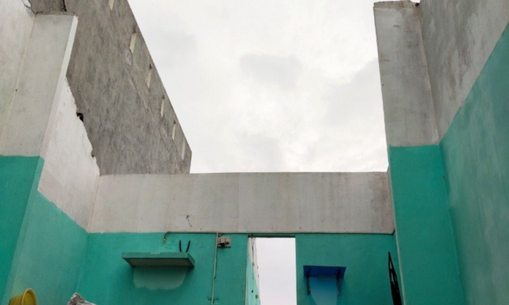 Quảng Ngãi: Lốc xoáy cuốn phăng mái nhà, dân tháo chạy trong đêm