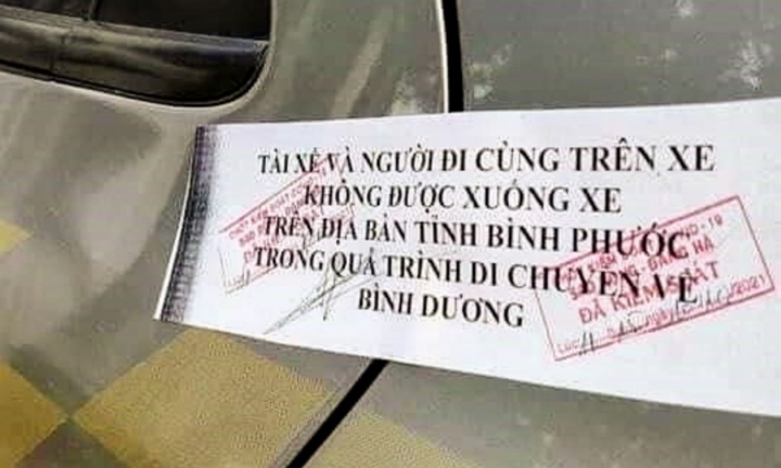 Dán niêm phong ô tô đi qua Bình Phước, lãnh đạo huyện nói chỉ là cá biệt