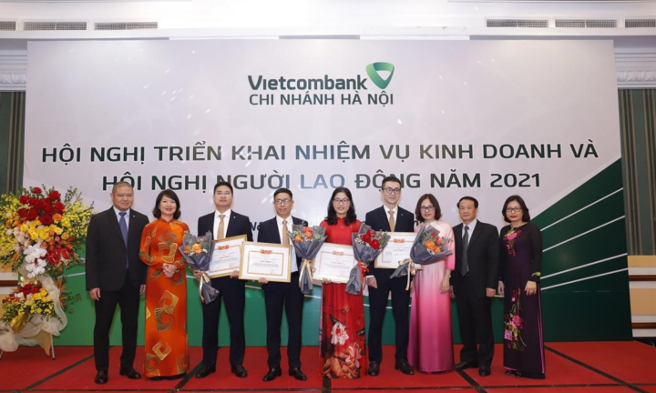 Vietcombank phát huy nội lực, hưởng ứng các cuộc vận động của Đảng