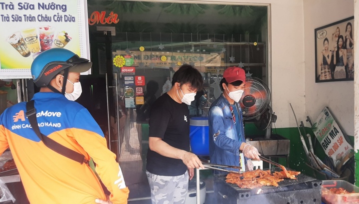 Người dân vùng xanh ở TP.HCM mong muốn được kinh doanh ăn uống tại chỗ