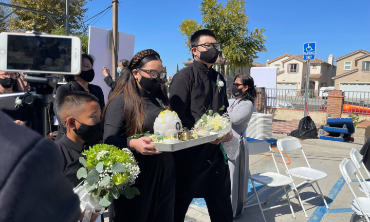 Con gái Phi Nhung sẽ đưa tro cốt mẹ về Việt Nam trước khi rải xuống biển