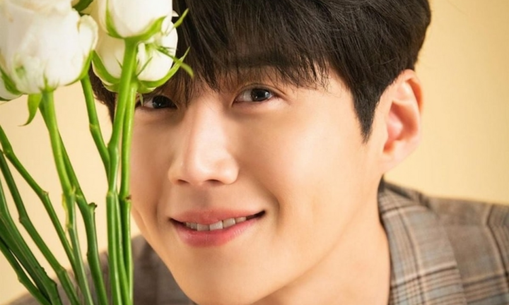 Bị tố ép bạn gái phá thai rồi bỏ rơi, Kim Seon Ho lên tiếng 