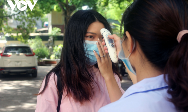 Những tỉnh, thành nào có thể cho học sinh đến trường học trực tiếp?