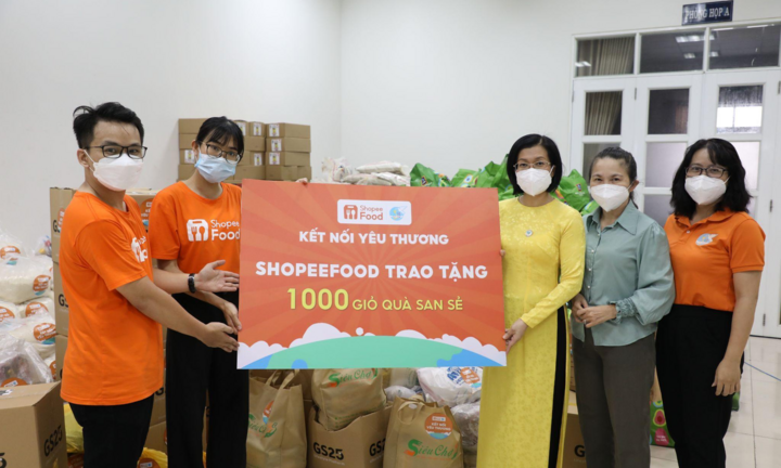 Ấm lòng 1.000 giỏ quà san sẻ tiếp sức phụ nữ, trẻ em nhân ngày 20/10