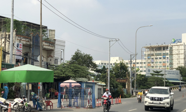 Không kiểm tra giấy xét nghiệm COVID-19 khi đi từ Bình Dương vào TP.HCM