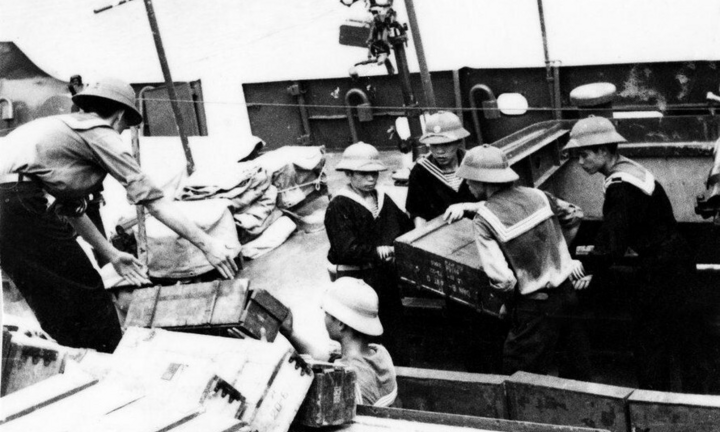 Cựu chiến binh tàu Không số kể lần bị tàu khu trục Mỹ bám theo