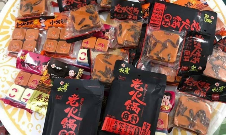 Cốt lẩu Trung Quốc tràn ngập, ngày chớm lạnh người Hà Nội ồ ạt mua