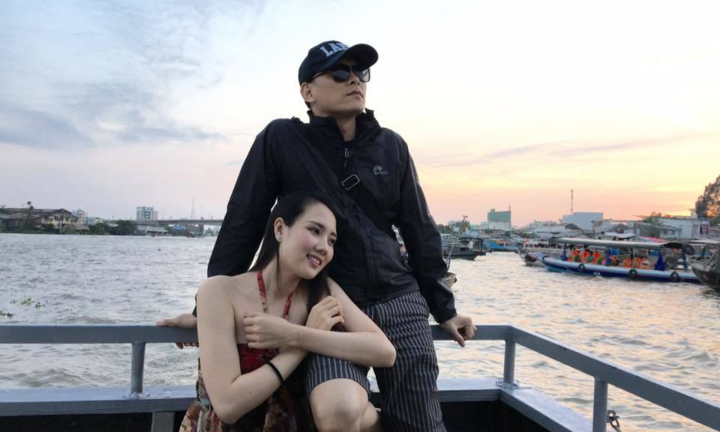 Đạo diễn 'Chuyện của Pao' sống bình lặng bên vợ kém 25 tuổi