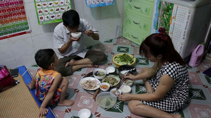 Chật vật trong các khu nhà trọ, công nhân ở TP.HCM mơ về một căn nhà để an cư