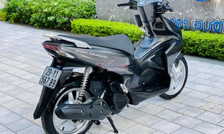 Trúng biển sảnh rồng, Honda Air Blade đội giá gấp 3 lần