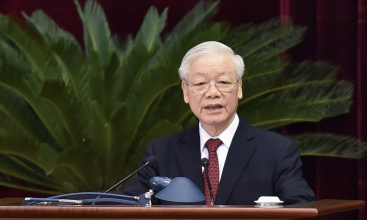 Đảng viên không được nhập quốc tịch, chuyển tiền ra nước ngoài trái quy định