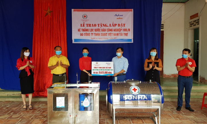 SABIC ủng hộ 20.000 USD cho các hệ thống lọc nước tại trường học