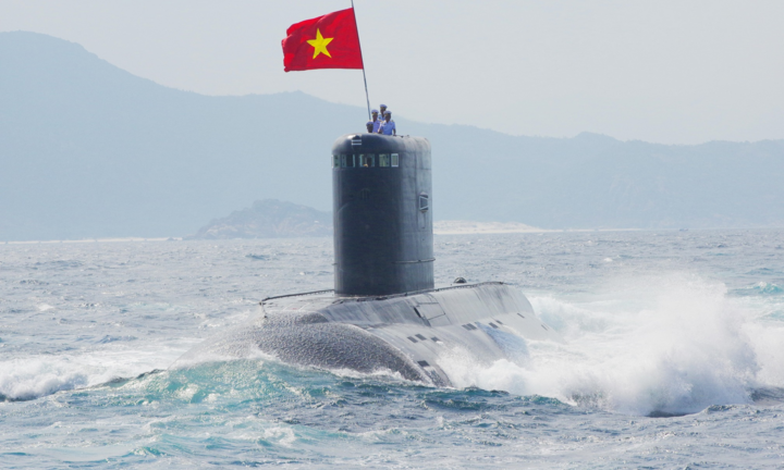 Ảnh: Chi bộ trong lòng đại dương