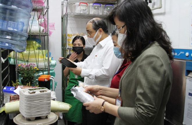 Hà Nội: Xử phạt hơn 726,5 triệu đồng đối với cơ sở vi phạm ATTP quận Cầu Giấy