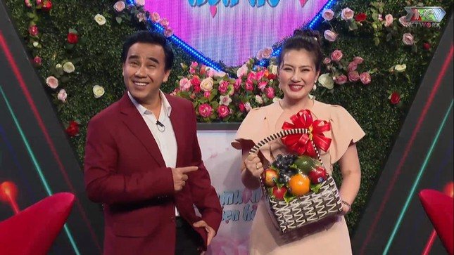 Ngọc Lan thay NSND Hồng Vân dẫn 'Bạn muốn hẹn hò'