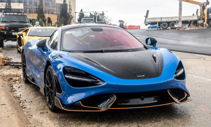 Cận cảnh McLaren 765LT màu độc tại TP.HCM