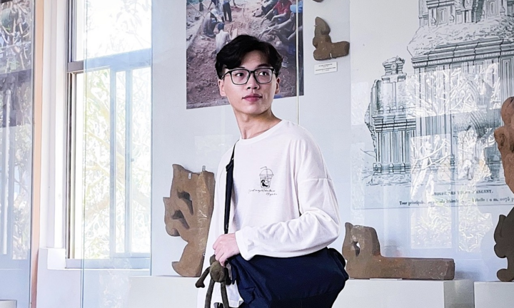 Cãi lời ba mẹ đăng ký ĐH Ngoại thương, 9X tốt nghiệp thủ khoa điểm gần tuyệt đối