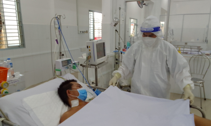 Miền Tây tiếp tục nóng với ngàn ca COVID-19 trong ngày, không còn tỉnh vùng xanh