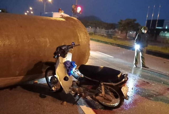 Đôi nam nữ chết do ống cống chắn đường: Bẫy giết người từ sự bừa bãi đến vô cảm