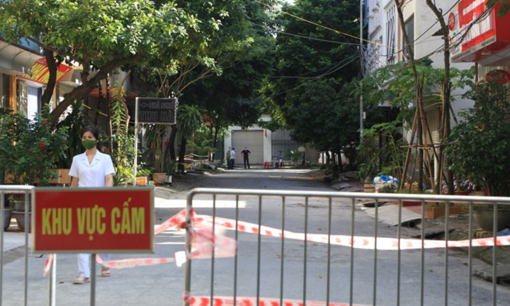 7 người quán massage nghi mắc COVID-19, Hà Nội thêm chùm ca bệnh phức tạp