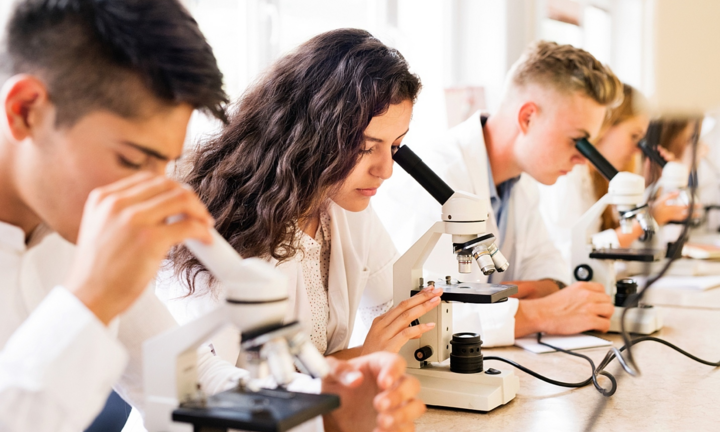 3 bí kíp cha mẹ có thể áp dụng để giúp con ứng biến vượt trội