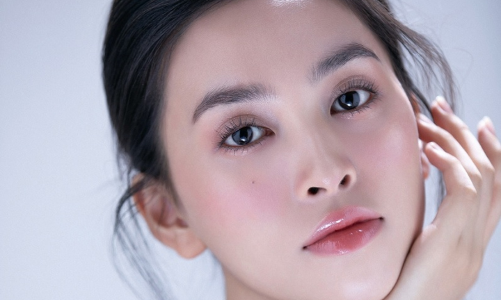 Gương mặt hoàn hảo không 'góc chết' của Hoa hậu Tiểu Vy