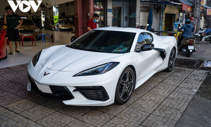 Chevrolet Corvette thế hệ mới tái xuất với cửa xe độ độc đáo 