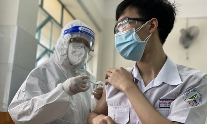Tiêm vaccine COVID-19 cho trẻ, phụ huynh cần lưu ý gì?