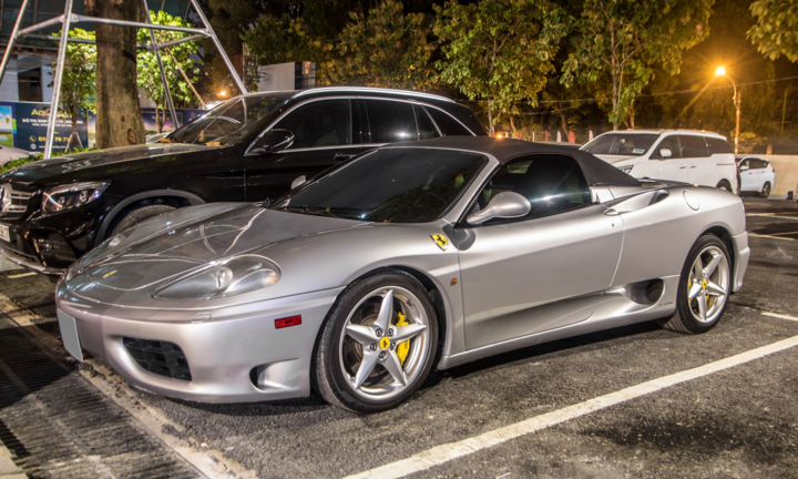 Cận cảnh Ferrari 360 Spider hàng hiếm tại TP.HCM