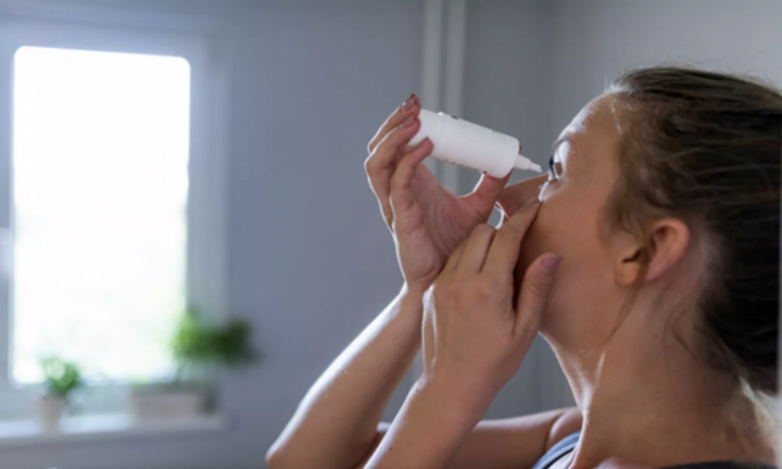 Khô mắt: Triệu chứng, biện pháp khắc phục