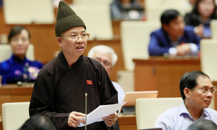 ĐBQH: Hình ảnh áo Thủ tướng ướt đẫm mồ hôi khi chống dịch làm nhân dân cảm kích