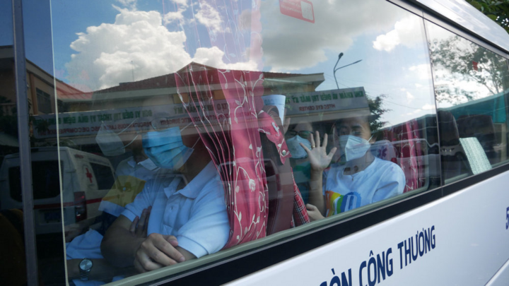 Bác sĩ TP.HCM đi miền Tây chống dịch mong 'đáp lại ân tình'