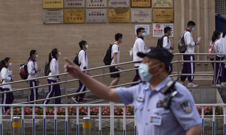 Cái chết của nam sinh 13 tuổi bị bắt nạt hội đồng gây chấn động