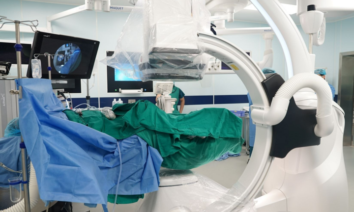 Tái tạo dây chằng chéo trước khớp gối với phương pháp 'ánh xạ giải phẫu'