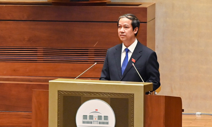 Bộ trưởng GD&ĐT: 'Đọc chép văn mẫu cho học sinh học thuộc là rất tai hại'