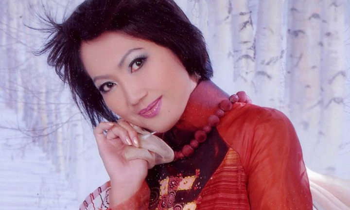 Sau cơn đột quỵ, ca sĩ Kim Anh bị liệt tay và chân trái