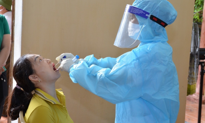 Nhiều F1 ở Hà Nội được cách ly tại nhà, F0 tại các tỉnh miền Tây tăng mạnh