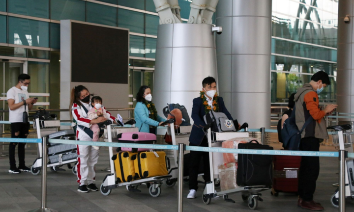 Ảnh: Đà Nẵng đón chuyến bay đầu tiên đưa khách quốc tế đến Việt Nam