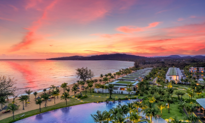 Hoàng hôn trên bãi Ông Lang làm say đắm bất cứ ai ghé thăm