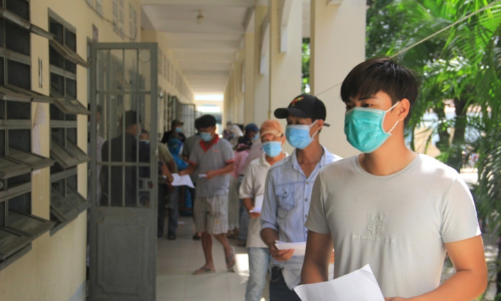 Phòng khám Đa khoa Mỹ Hạnh hỗ trợ tiêm vaccine cho người dân