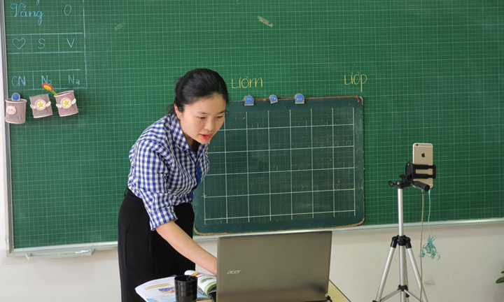 Xúc động lễ kỷ niệm ngày Nhà giáo Việt Nam trong khu cách ly