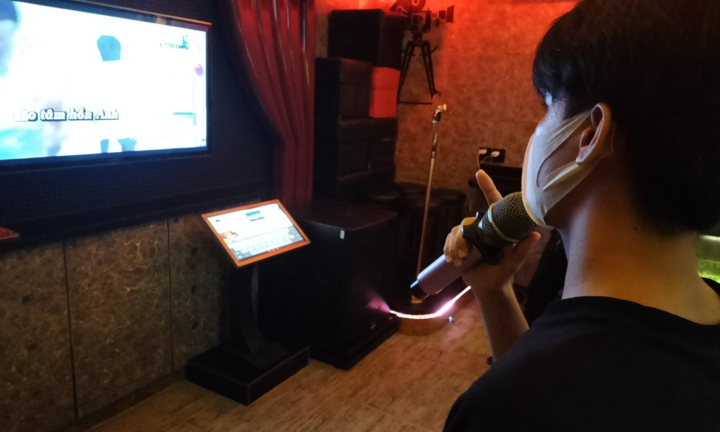 Sau một ngày mở cửa, quán bar, karaoke ở TP.HCM lại phải đóng cửa
