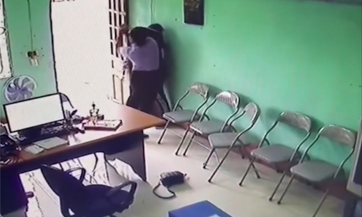 Nữ quái dùng dao cướp quỹ tín dụng nhận 7 năm tù giam