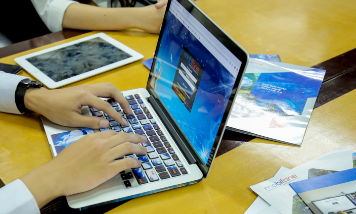 MobiFone là nhà mạng đầu tiên được cấp phép thí điểm Mobile Money