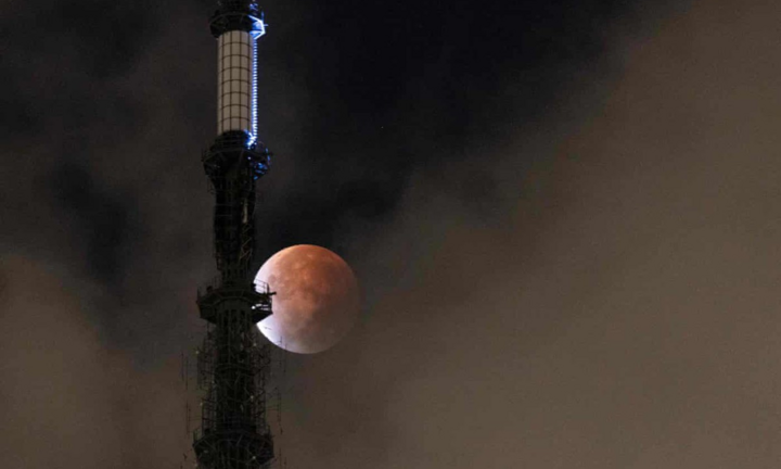 Những bức ảnh tuyệt đẹp về nguyệt thực một phần dài nhất 6 thế kỷ