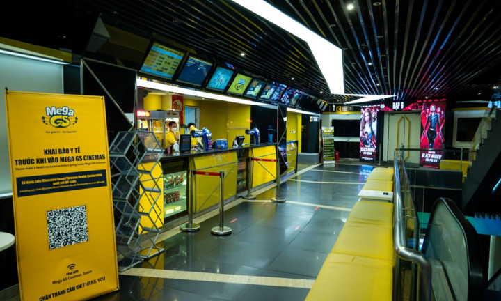 Ảnh: Cảnh vắng ngắt ở các rạp phim TP.HCM ngày đầu mở cửa
