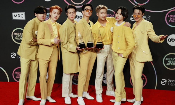 Ảnh không photoshop 'bóc' nhan sắc BTS: Đẹp trai cỡ nào mà gây bão mạng xã hội?