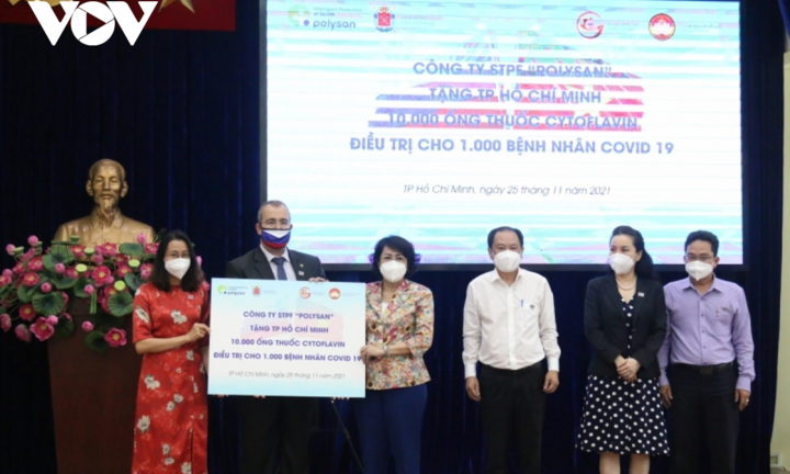 TP.HCM tiếp nhận 10.000 ống thuốc điều trị COVID-19 của Liên bang Nga