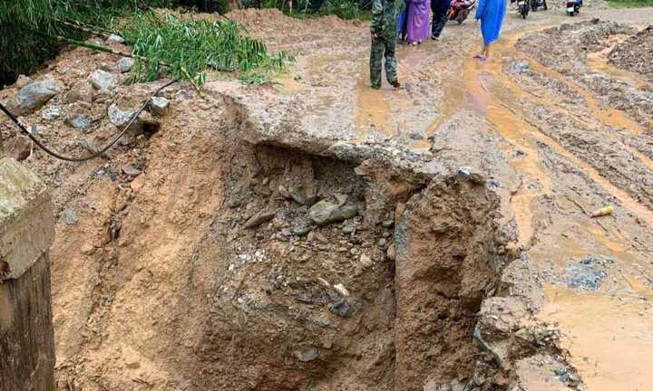 Ảnh: Sạt lở bủa vây, hàng nghìn dân ở miền núi Nam Trà My bị cô lập